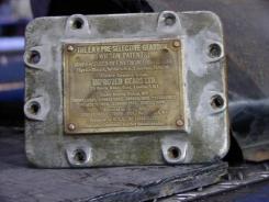 Typenschild des Getriebes. Typenschild des Getriebes.